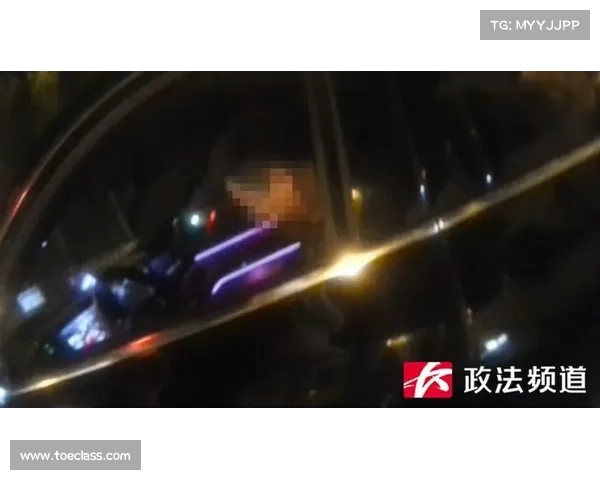 湖南益阳男子悲剧:情绪失控,车辆冲入河中引发围观者震惊(湖南益阳特大车祸) 湖南益阳男子悲剧:情绪失控,车辆冲入河中引发围观者震惊(湖南益阳特大车祸)