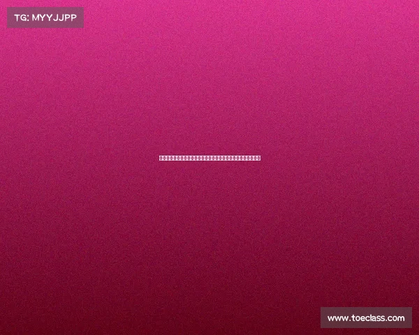 街头热舞展现魅力!女子提胯甩臀扭腰引网友疯狂讨论:大哥秒怂